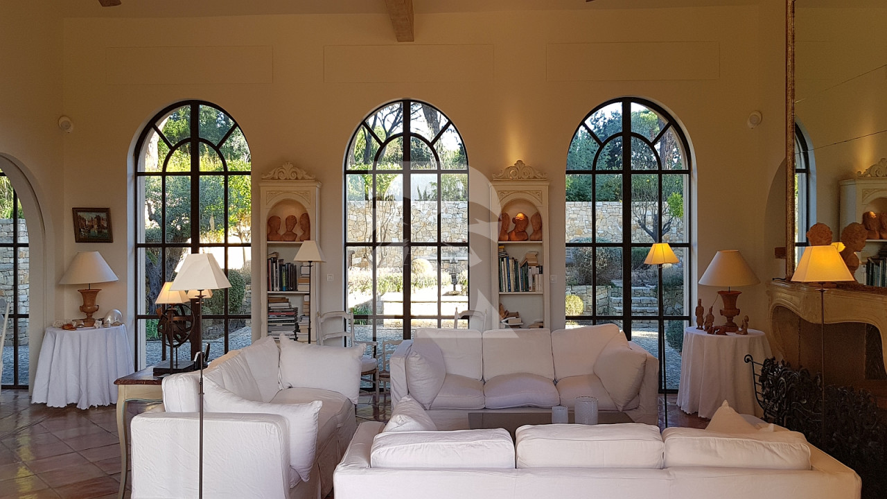 villa in St Tropez : Rent this 7 bedroom villa inside 'Les Parcs de St Tropez' - Photo 8