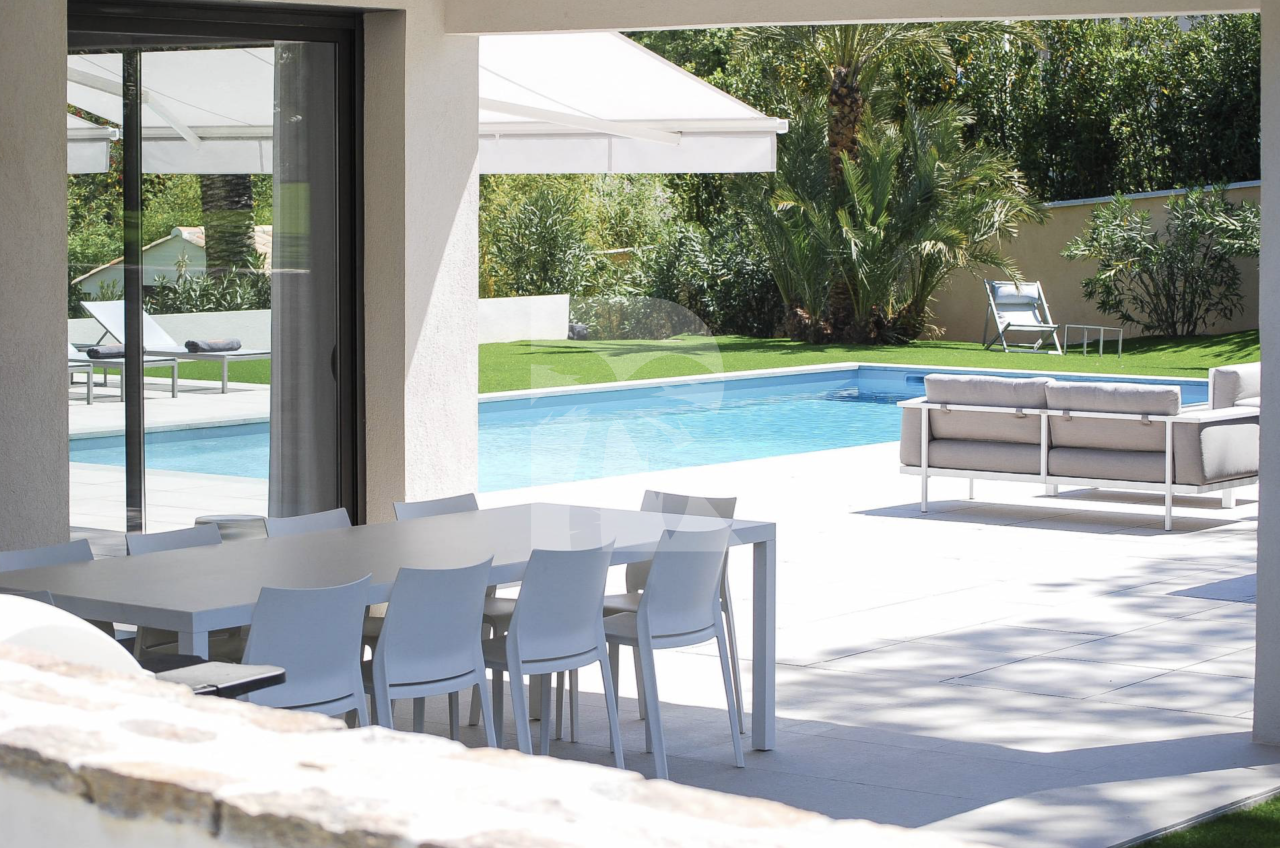 villa in St Tropez : Rent this contemporary villa walking distance to the 'Place des Lices' - Photo 5