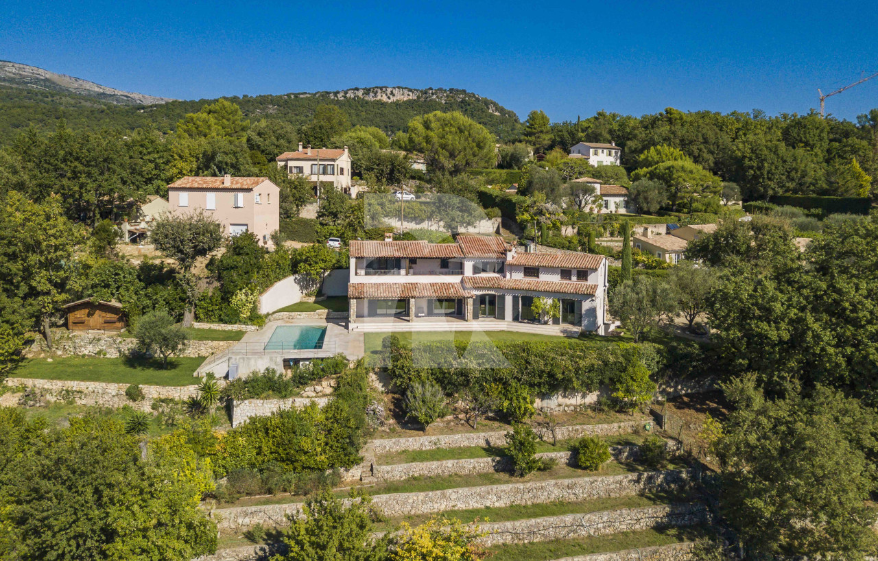 villa in Châteauneuf-Grasse : Rent this wonderful 5 bedroom house with a gorgeous hill and sea view - Photo 3