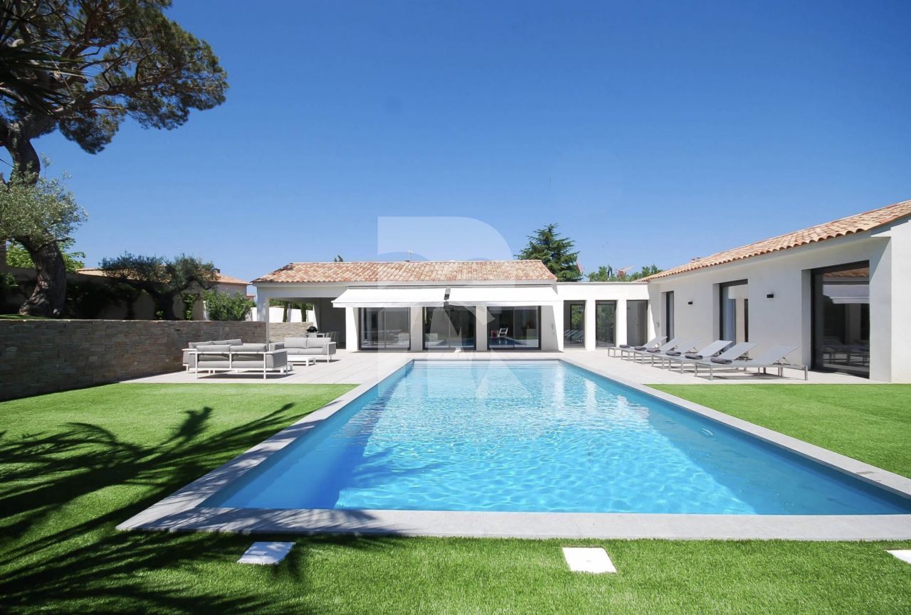villa in St Tropez : Rent this contemporary villa walking distance to the 'Place des Lices' - Photo 1