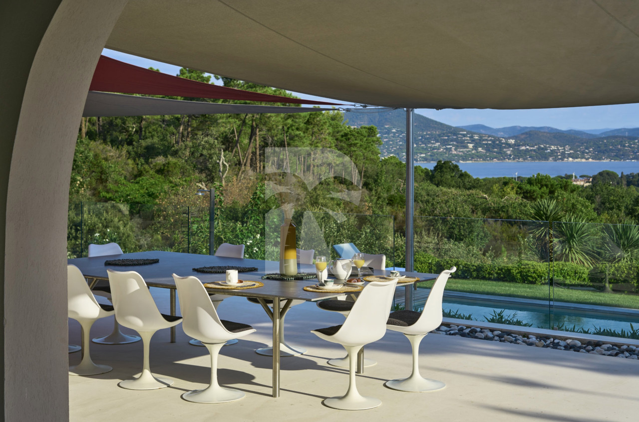 villa in St Tropez : Rent this lovely 7 bedrooms located in 'Les Marres' with a perfect location and all amenities you need for a wonderful stay. - Photo 4