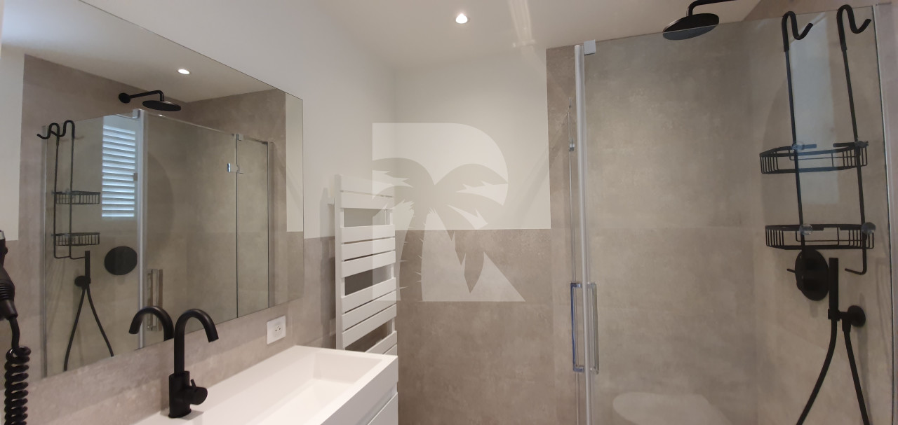 villa in St Tropez : Rent this villa in St Anne area, walking distance to the village. - Photo 12