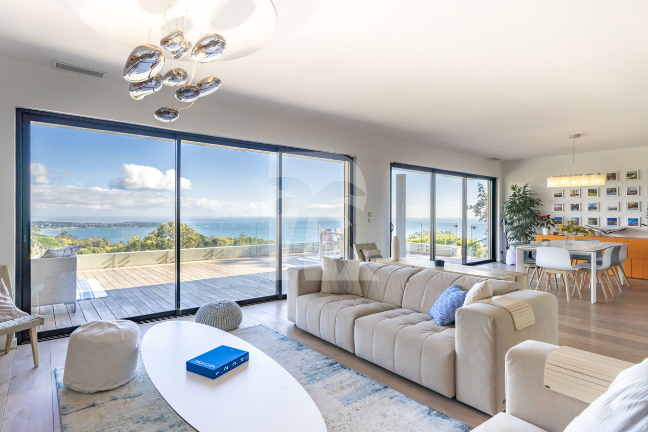 villa in Cannes : Rent this modern villa with a wonderful sea view located in a quiet area. - Photo 3