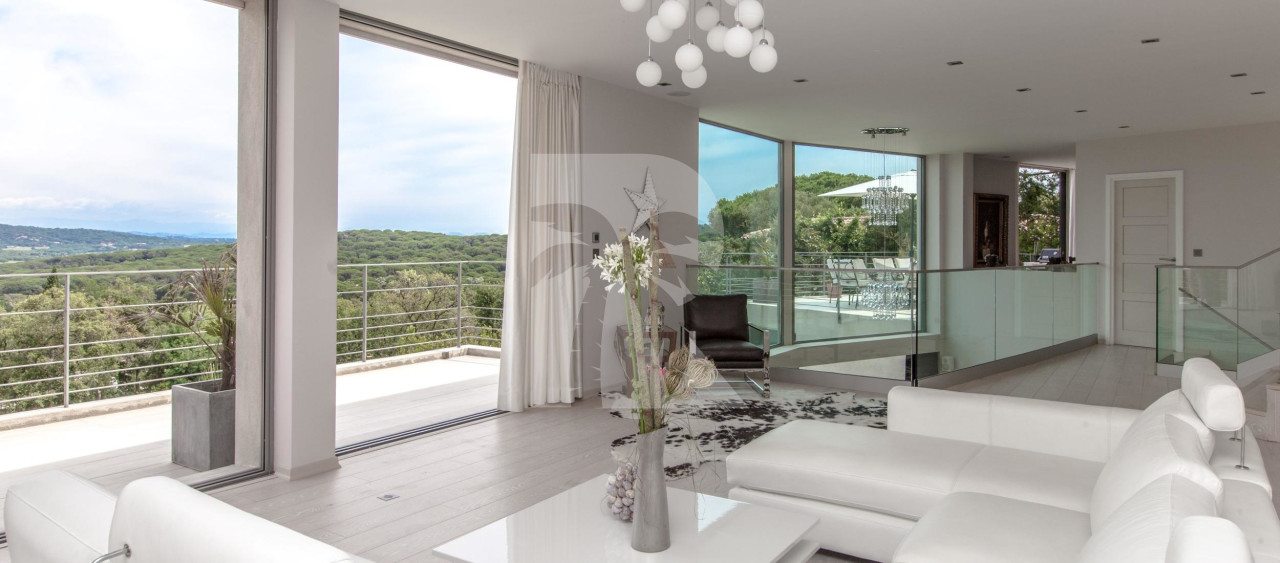 villa in St Tropez : Rent a modern villa in L'Escalet area with 6 bedrooms. - Photo 8