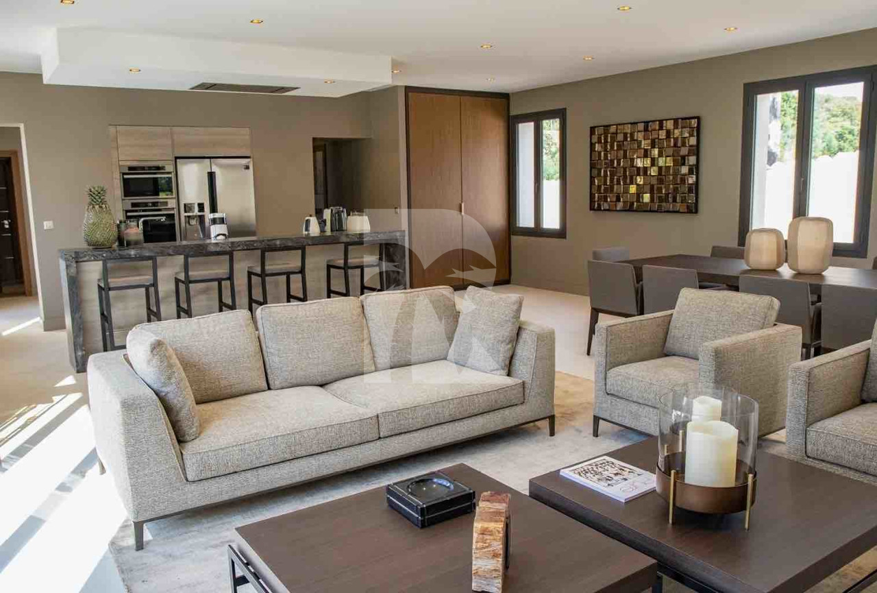 villa in St Tropez : Rent this newly built 5 bedroom villa located in La Croix Valmer - Photo 4
