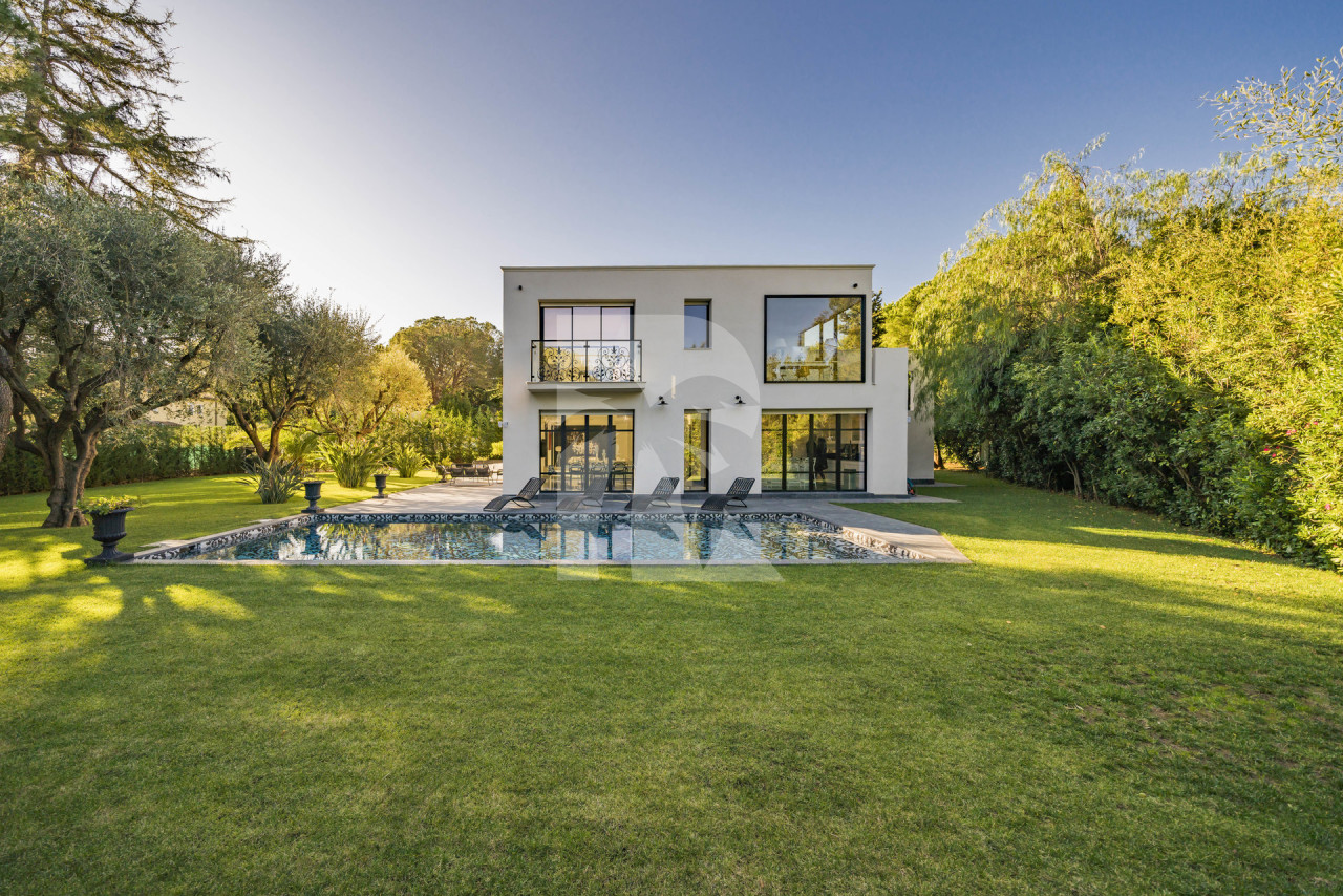 villa in Saint-Jean-Cap-Ferrat : Rent this modern villa with 4 bedroom in Saint Jean Cap Ferrat. - Photo 2