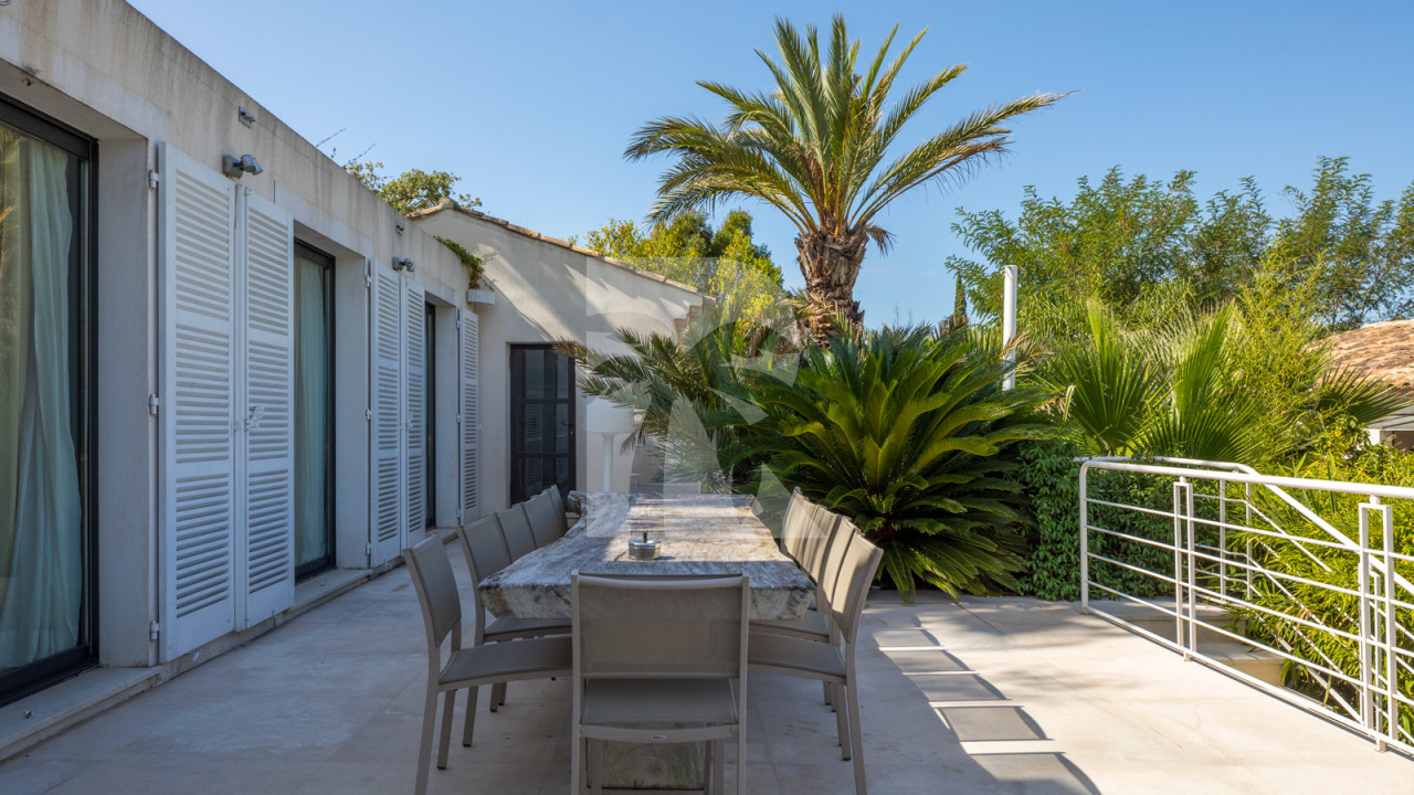villa in St Tropez : Rent this modern 8 bedroom villa in the centre of St Tropez - Photo 5