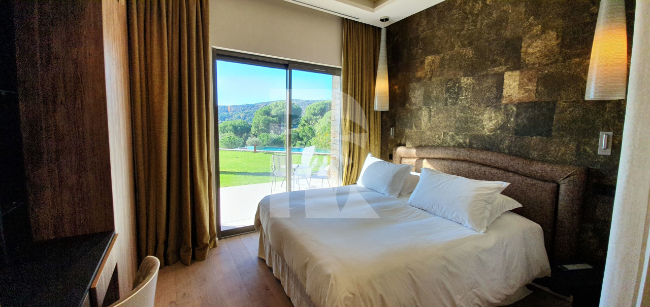 villa in St Tropez : Rent this modern villa ideally located close to Pampelonne beach - Photo 6