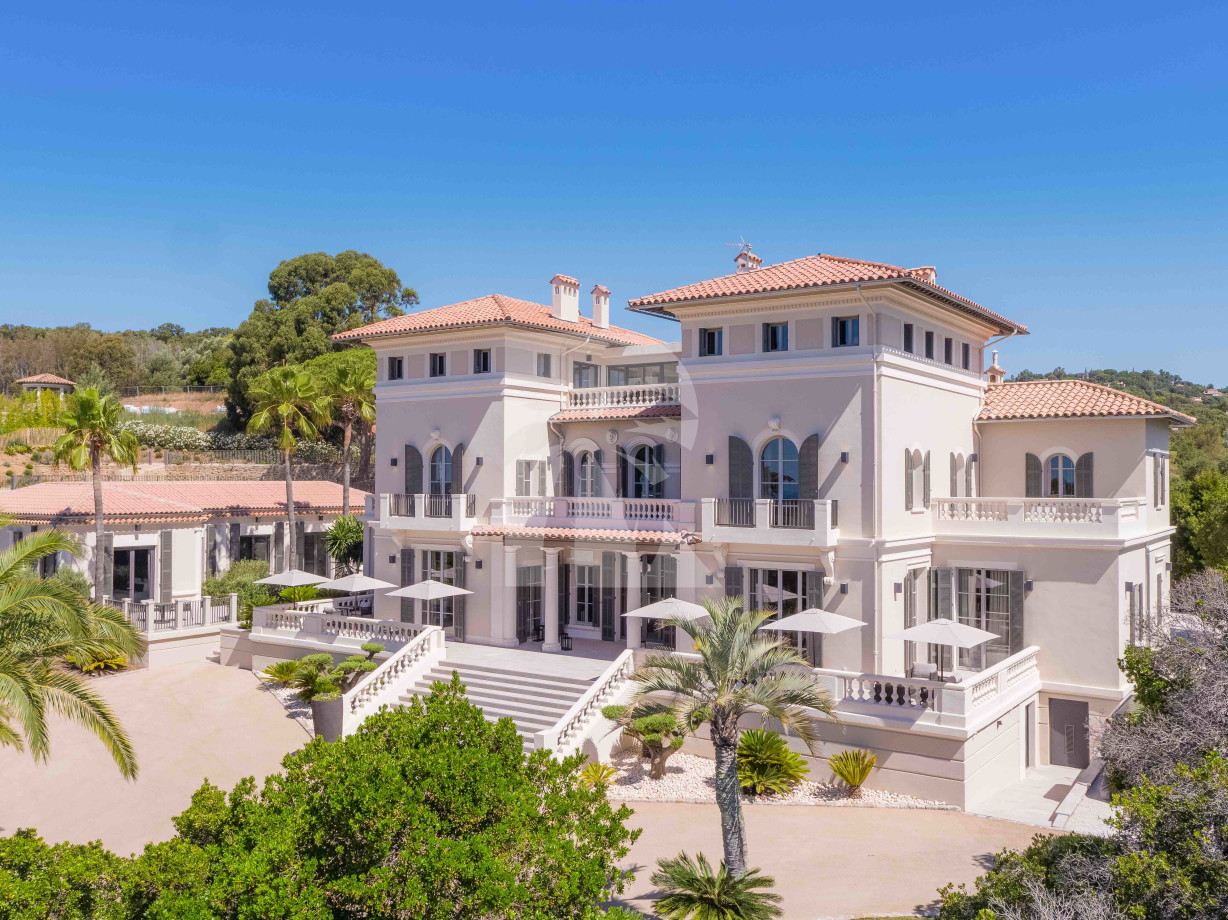 villa in St Tropez : Rent this extraordinary villa located within a vast private park - Photo 0