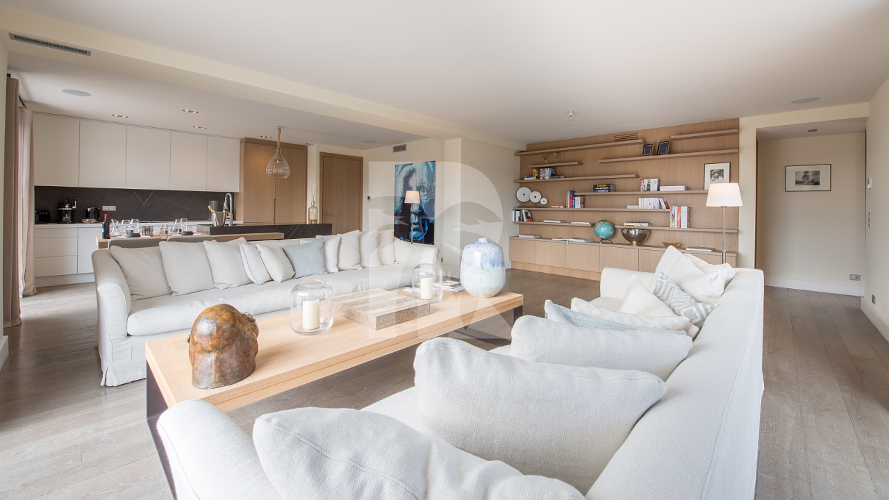 villa in St Tropez : Rent this modern town house ideally located within walking distance to the  centre of St Tropez - Photo 2