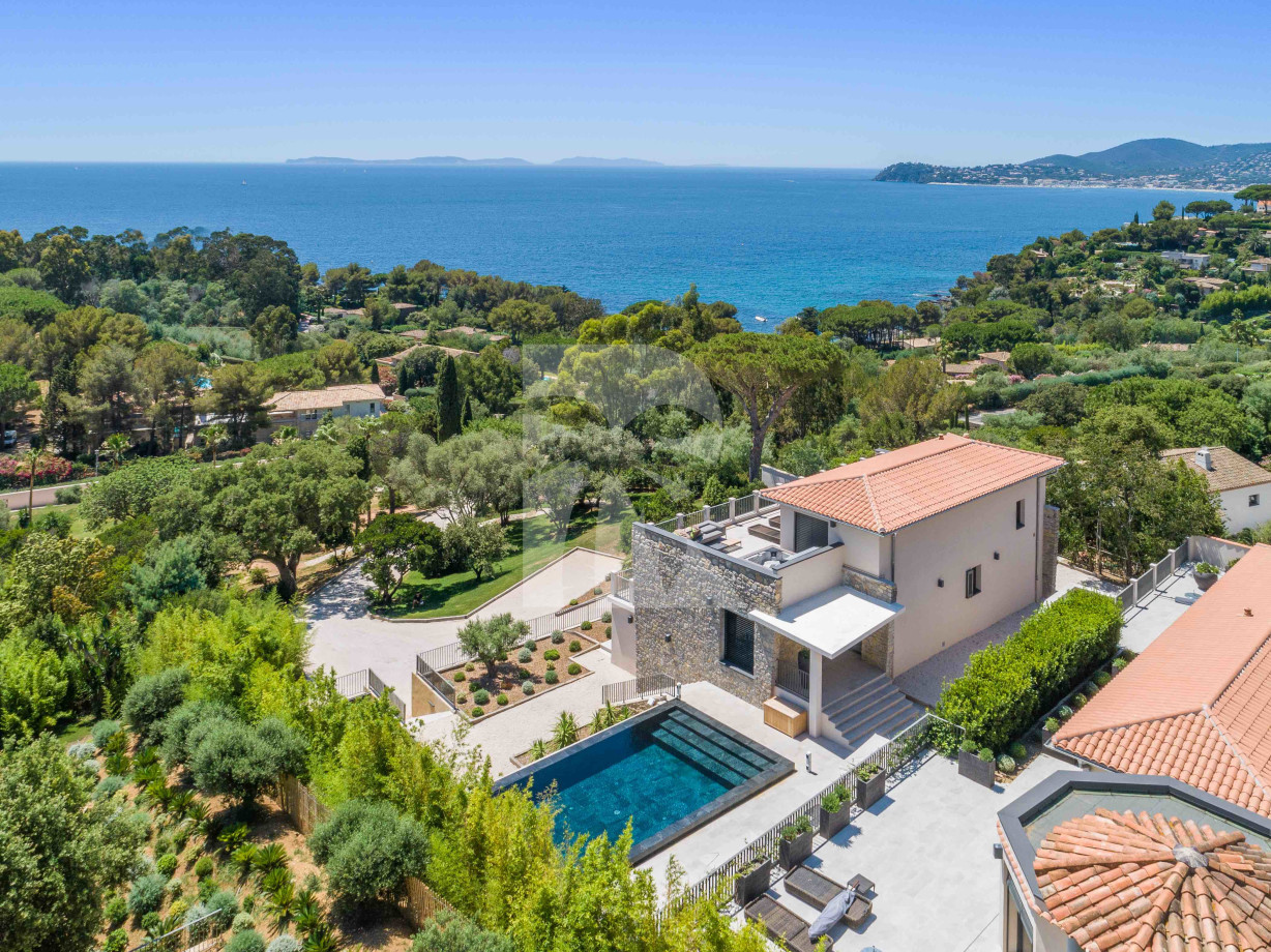 villa in St Tropez : Rent this modern wonderful newly built villa with panoramic views over the Mediterranean sea - Photo 0