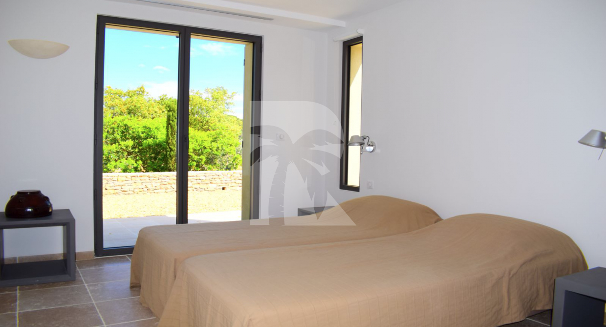villa in St Tropez : Rent this modern villa ideally located in La Moutte - Photo 11