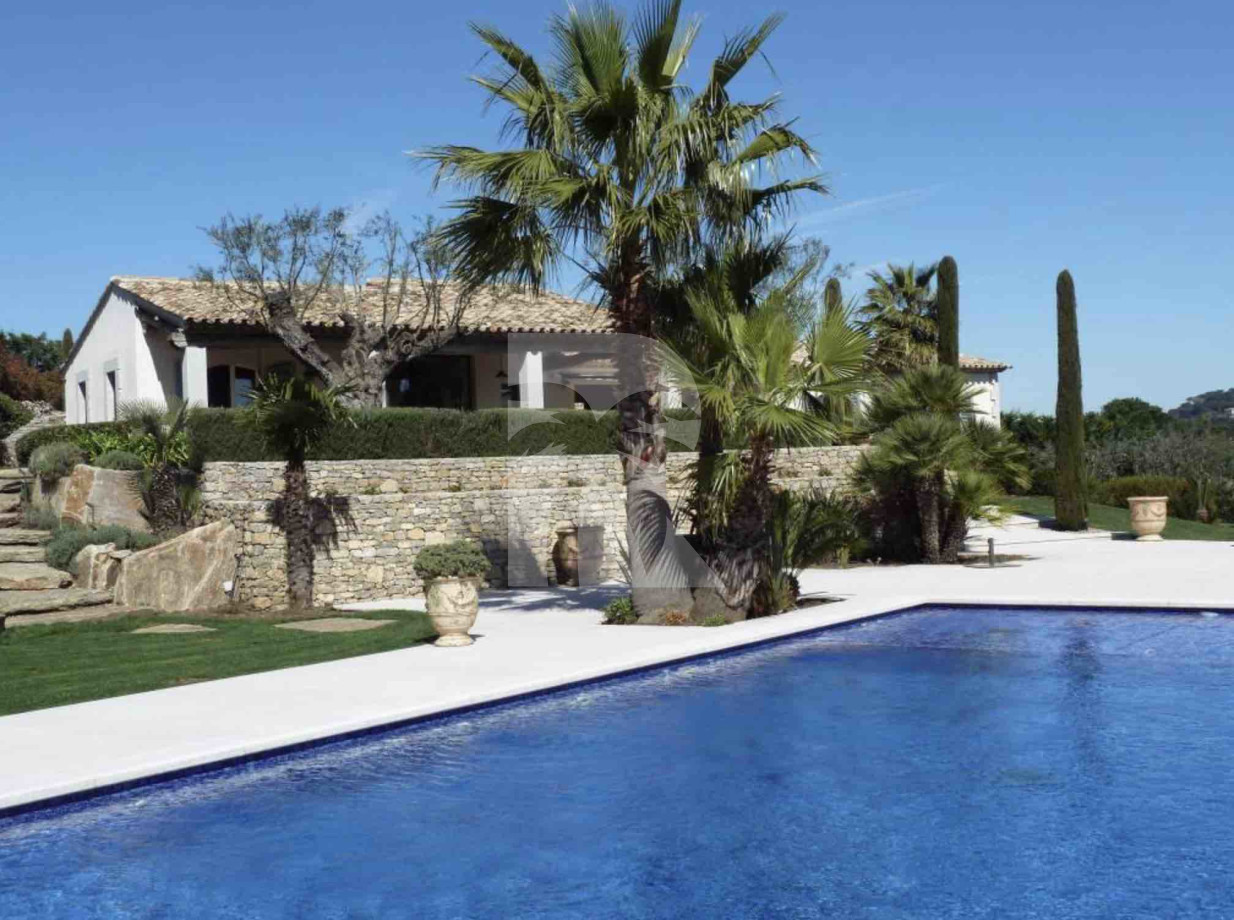 villa in St Tropez : Rent this lovely provencal property in Les Marres for 12 guests. - Photo 3