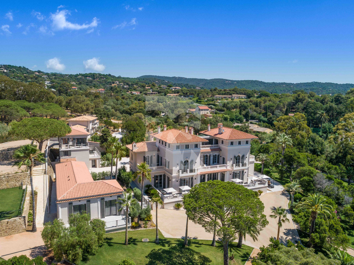 villa in St Tropez : Rent this extraordinary villa located within a vast private park - Photo 1