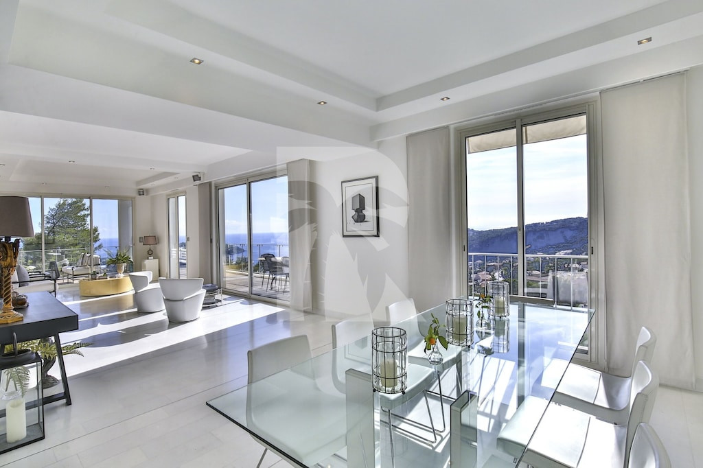 villa in Villefranche-sur-Mer : Rent wonderful 4 bedroom villa located in a secure domain in Villefranche - Photo 5