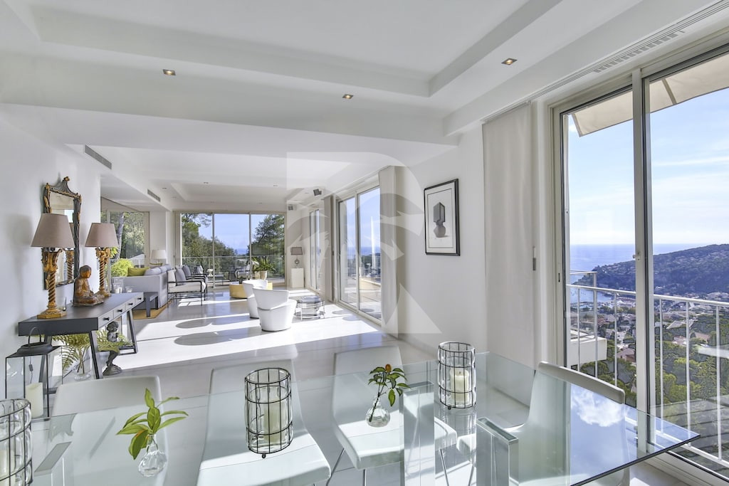 villa in Villefranche-sur-Mer : Rent wonderful 4 bedroom villa located in a secure domain in Villefranche - Photo 6