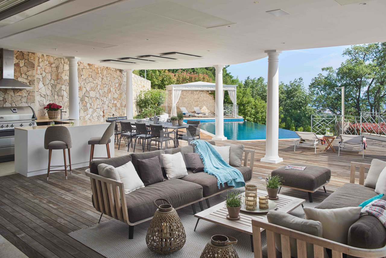 villa in Cannes : Rent this lovely family villa up to the hill in Cannes in a private domain. - Photo 3