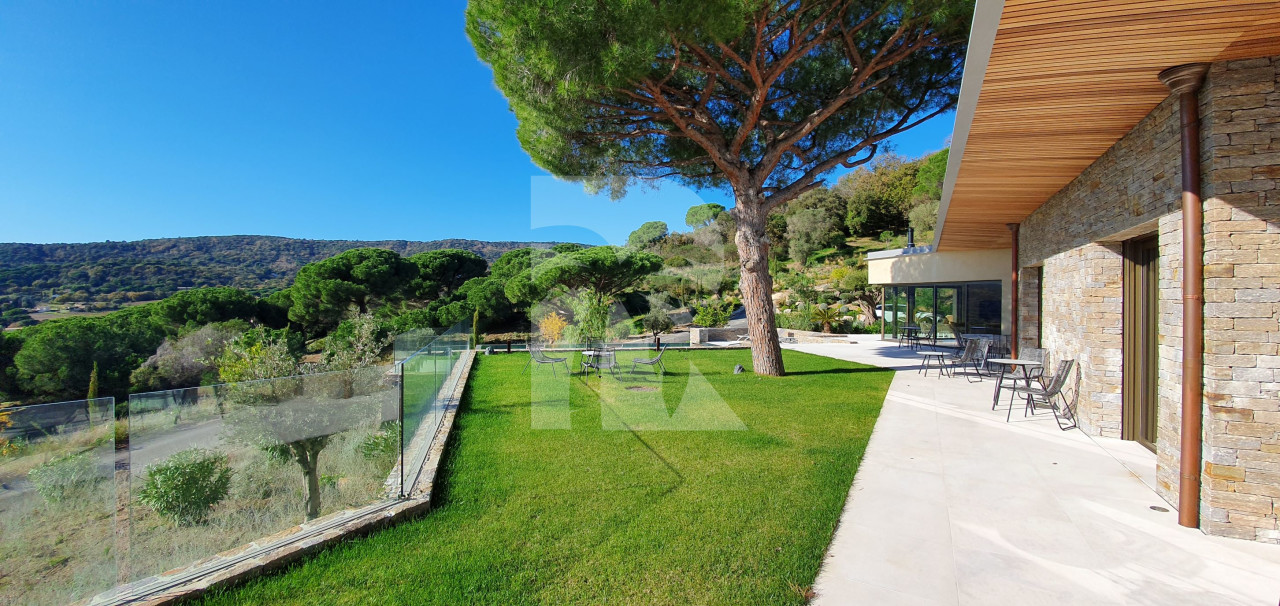 villa in St Tropez : Rent this modern villa ideally located close to Pampelonne beach - Photo 12