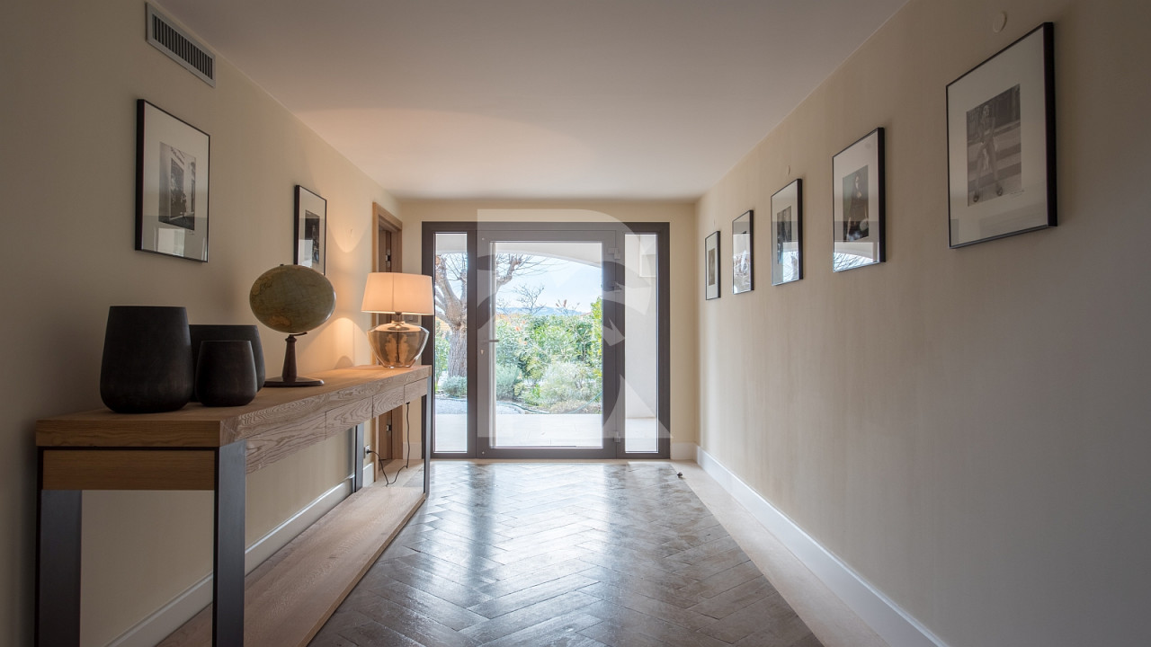 villa in St Tropez : Rent this modern town house ideally located within walking distance to the  centre of St Tropez - Photo 6