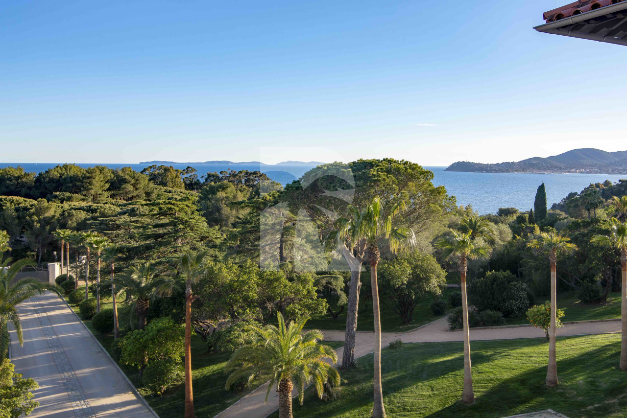 villa in St Tropez : Rent this exceptional domaine with sea views located in La Croix Valmer - Photo 1