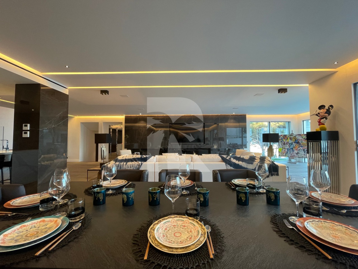 villa in Cannes : Rent this brand new villa located in the residential area of Super Cannes. - Photo 6