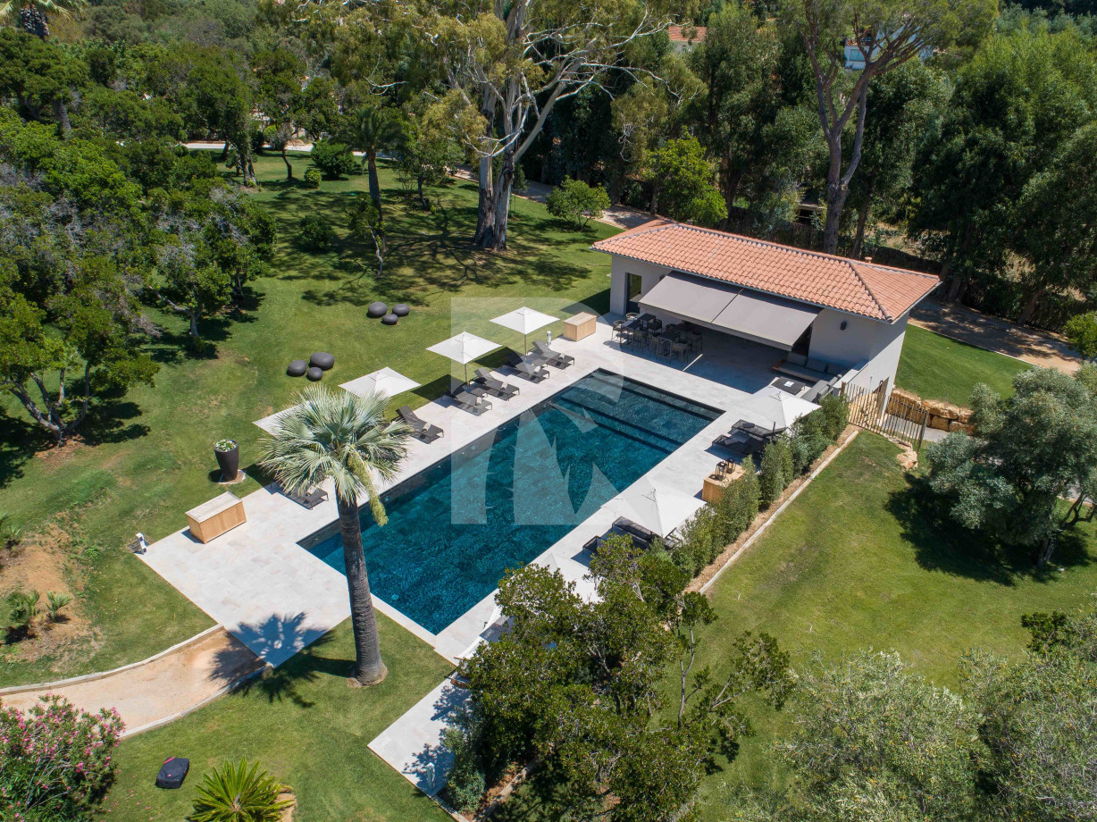 villa in St Tropez : Rent this extraordinary villa located within a vast private park - Photo 2