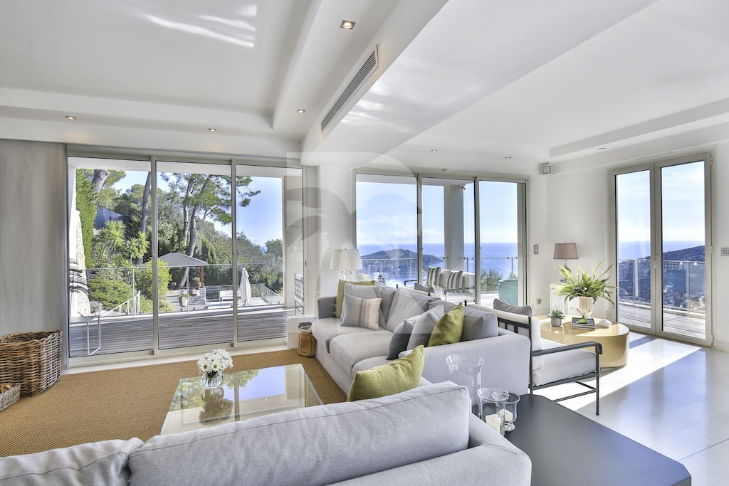 villa in Villefranche-sur-Mer : Rent wonderful 4 bedroom villa located in a secure domain in Villefranche - Photo 10