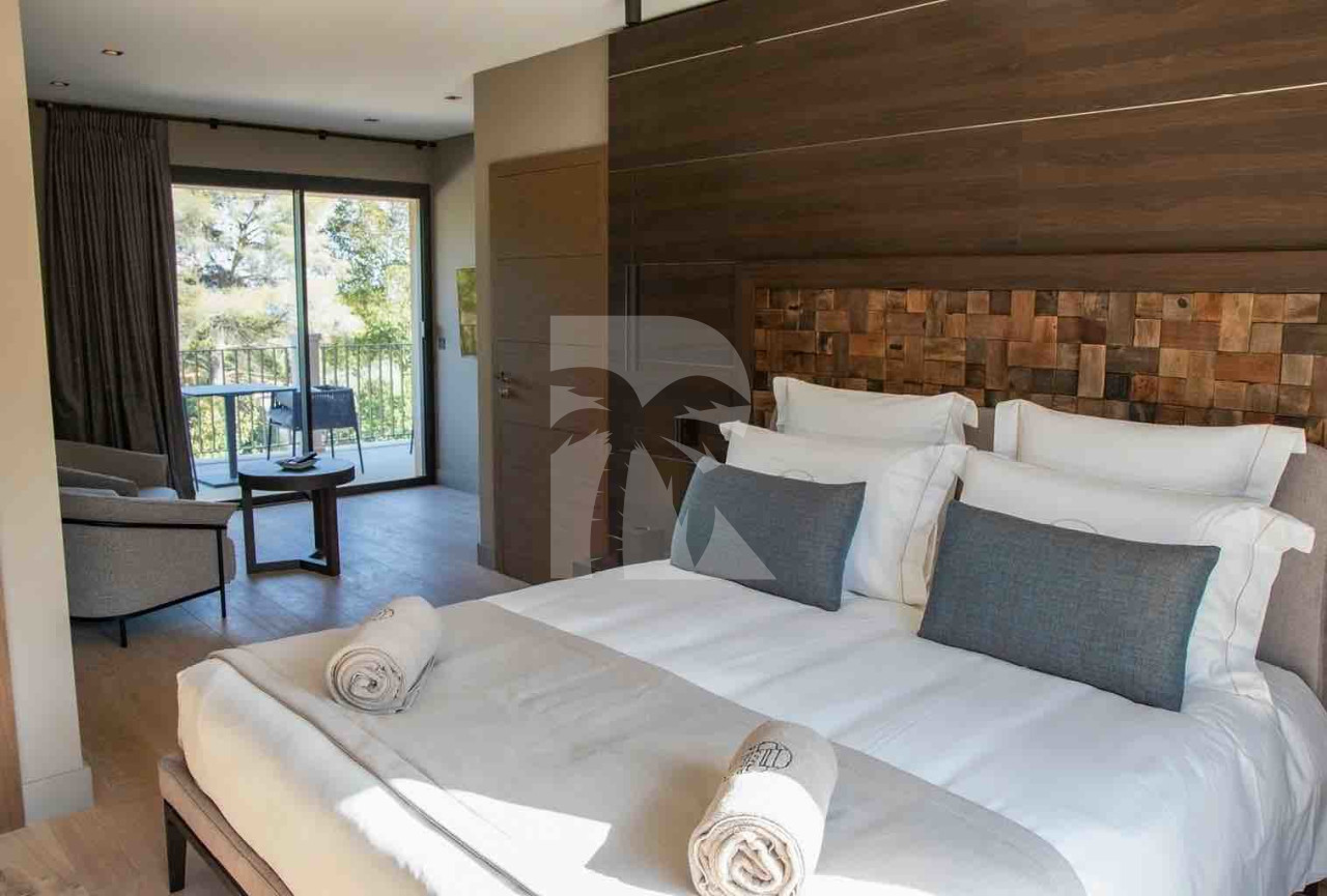villa in St Tropez : Rent this new villa situated in a private parc ideally located in La Croix Valmer - Photo 8
