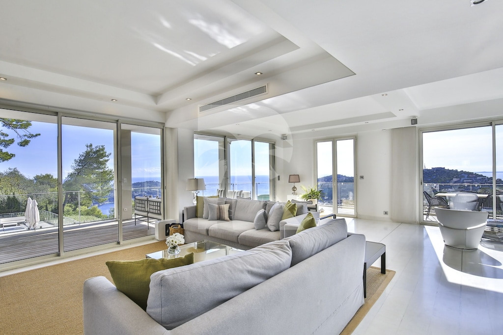 villa in Villefranche-sur-Mer : Rent wonderful 4 bedroom villa located in a secure domain in Villefranche - Photo 4
