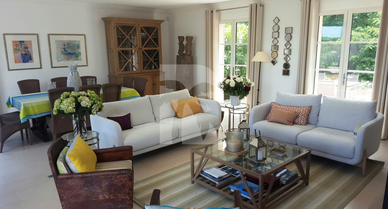 villa in St Tropez : Rent this great villa within walking distance to the village of St Tropez - Photo 3