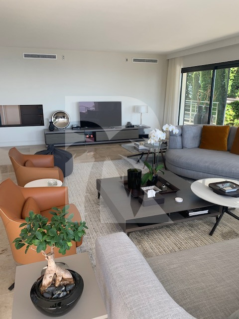 villa in Èze : Rent modern 7 bedroom villa in Eze with stunning sea views - Photo 3