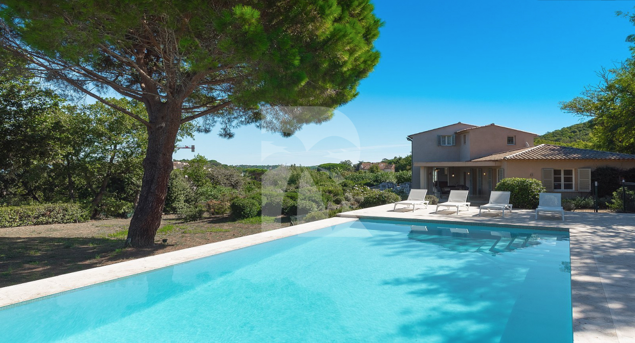 villa in St Tropez : Rent this great villa within walking distance to the village of St Tropez - Photo 0