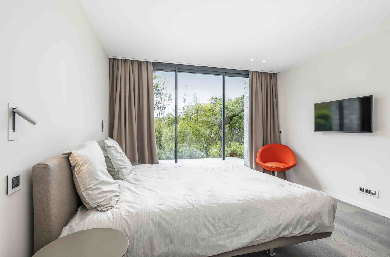 villa in Cannes : Rent this contemporary villa located in a residential area in Cannes. - Photo 8