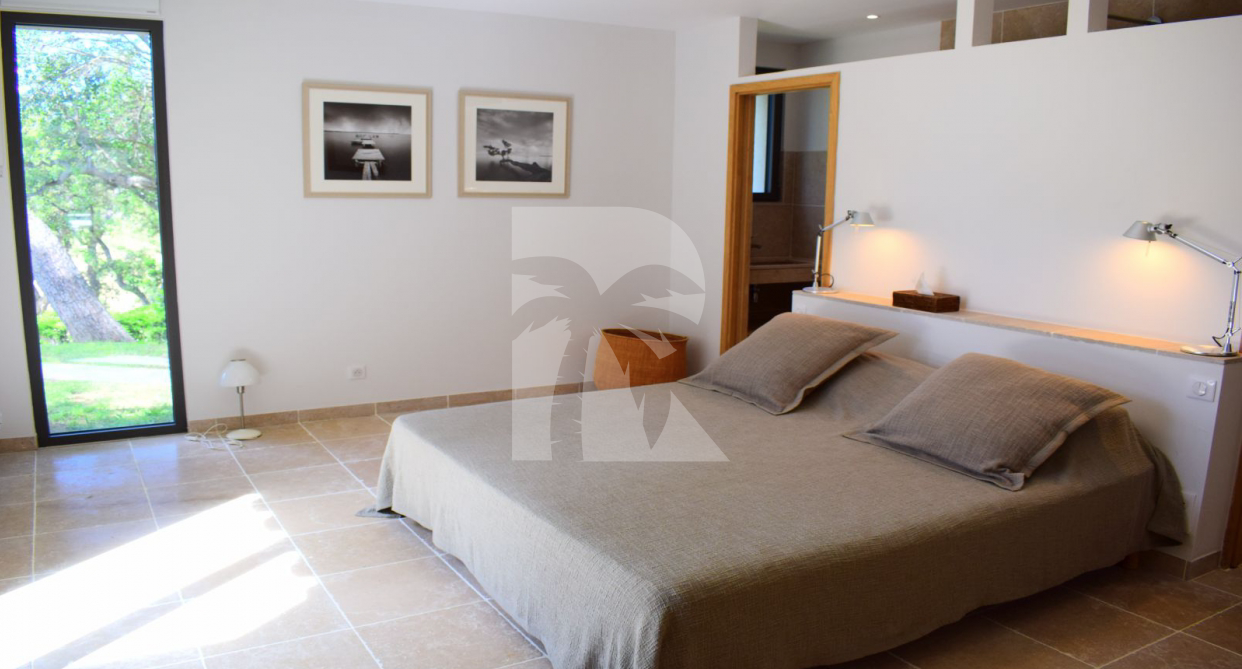 villa in St Tropez : Rent this modern villa ideally located in La Moutte - Photo 9