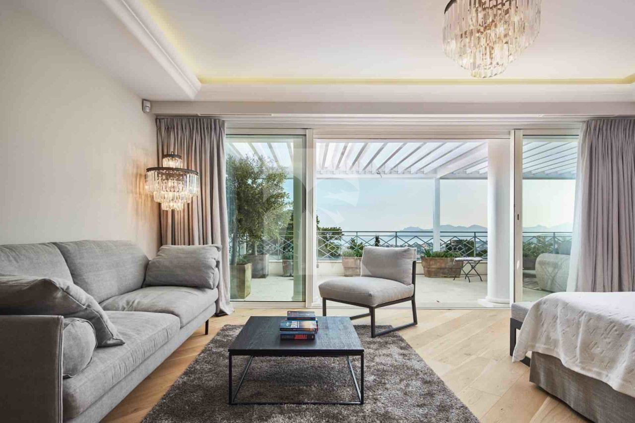 villa in Cannes : Rent this lovely family villa up to the hill in Cannes in a private domain. - Photo 12