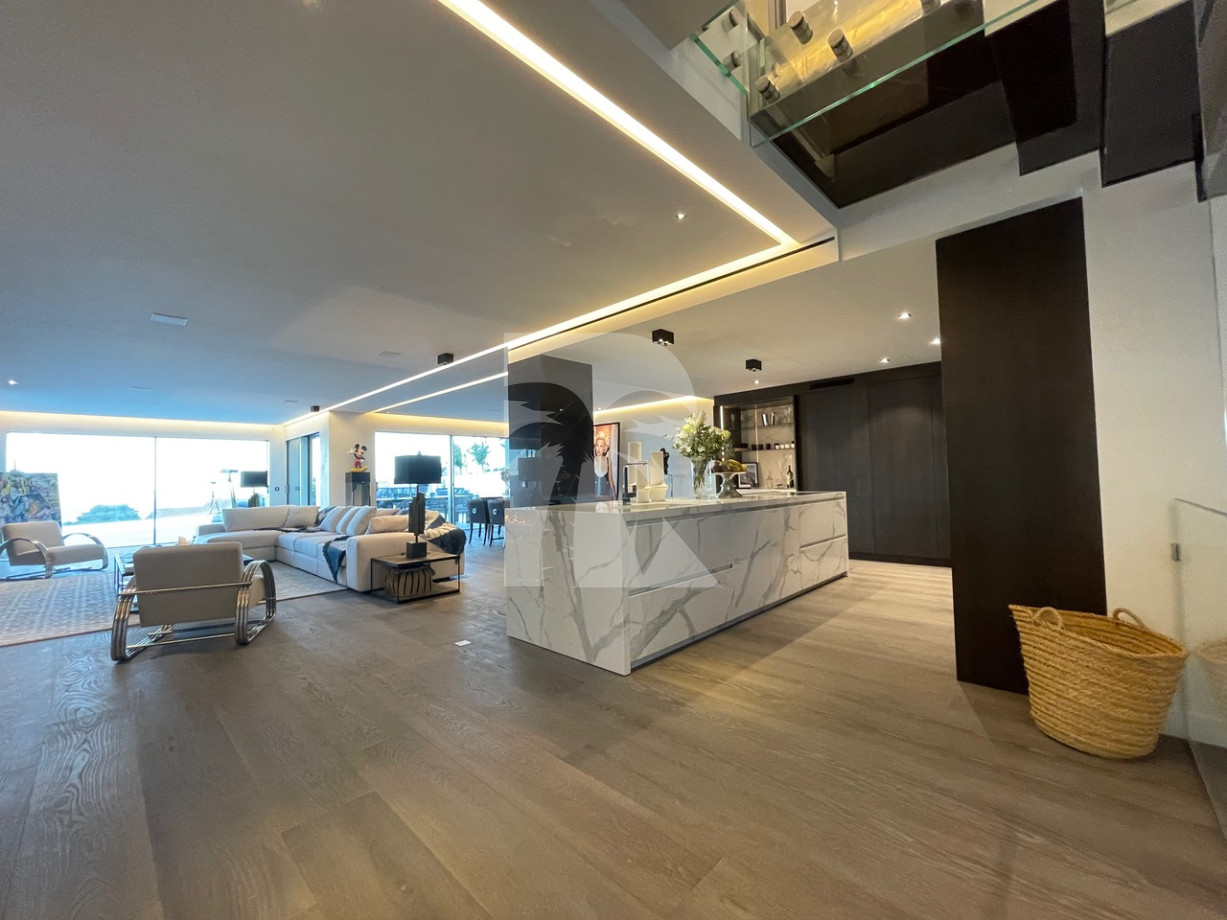 villa in Cannes : Rent this brand new villa located in the residential area of Super Cannes. - Photo 12