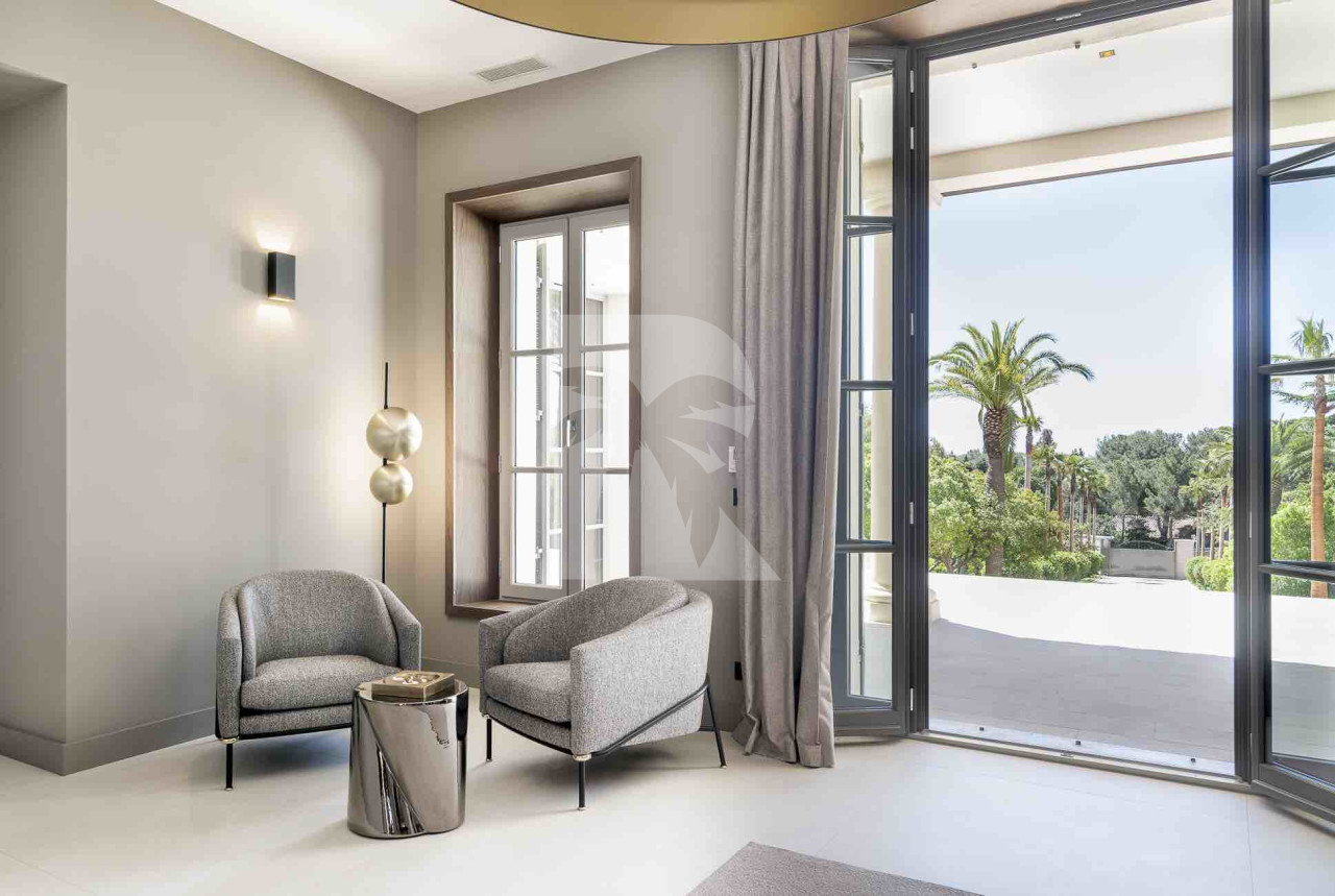 villa in St Tropez : Rent this extraordinary villa located within a vast private park - Photo 8