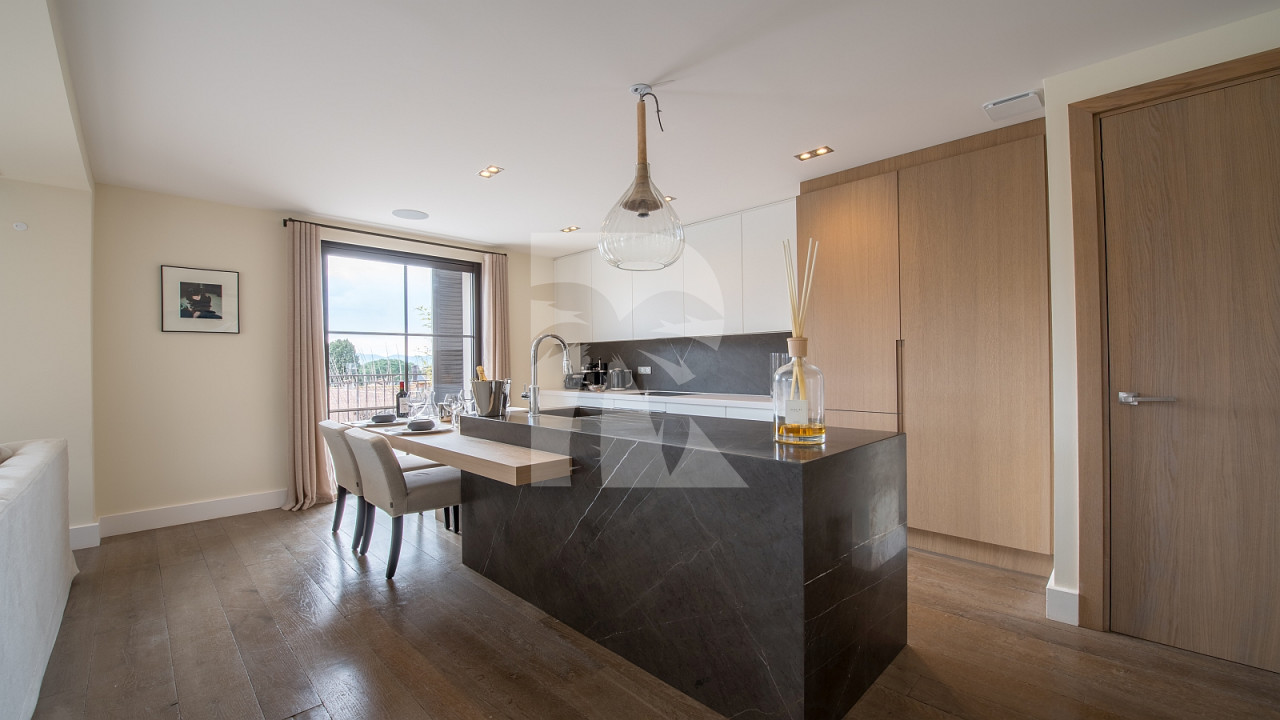 villa in St Tropez : Rent this modern town house ideally located within walking distance to the  centre of St Tropez - Photo 8