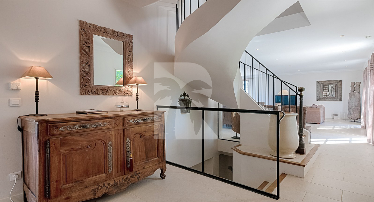 villa in St Tropez : Rent this great villa within walking distance to the village of St Tropez - Photo 5