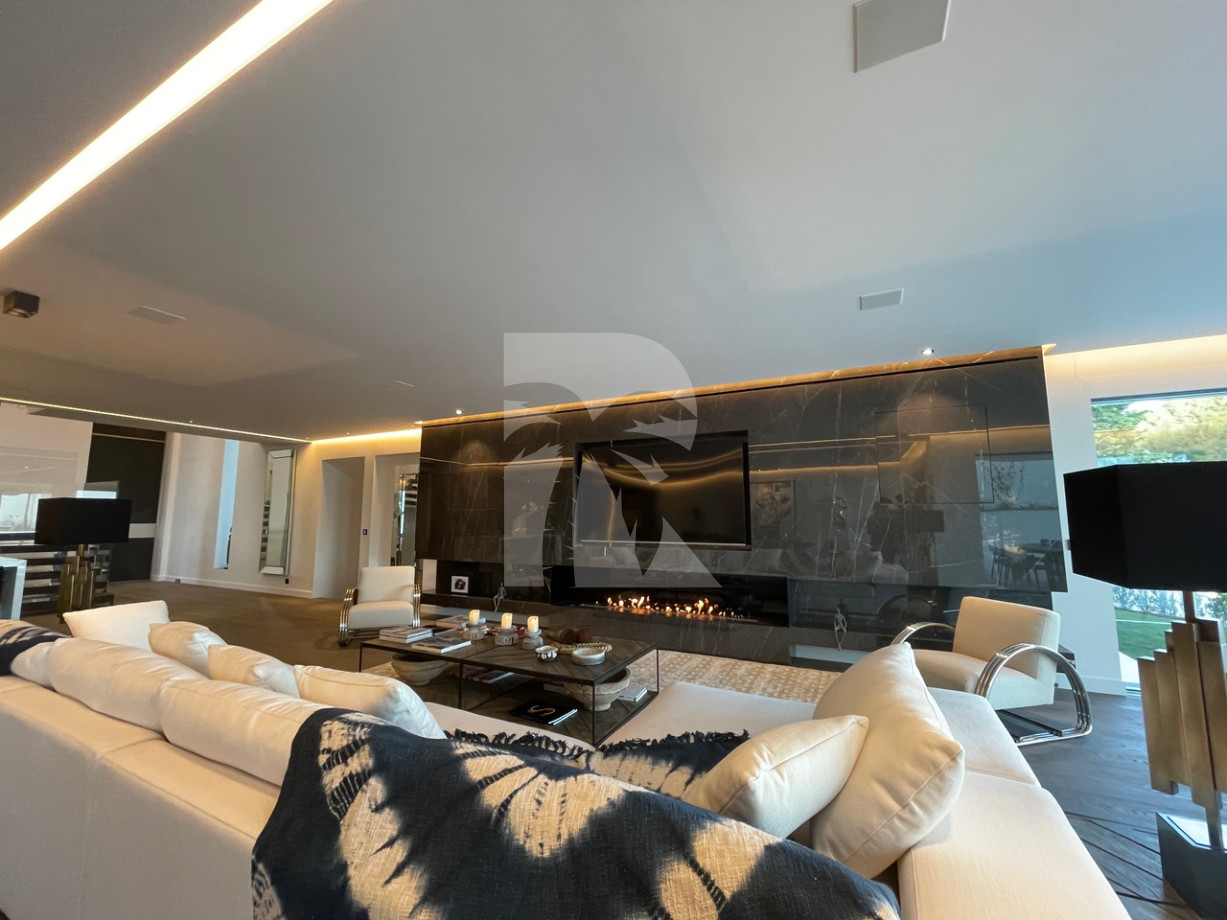 villa in Cannes : Rent this brand new villa located in the residential area of Super Cannes. - Photo 7