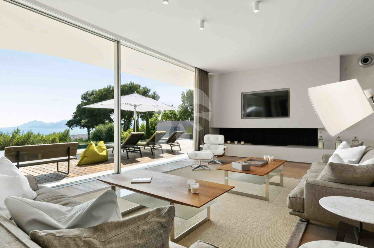 villa in Cannes : Rent this  modern villa few minutes away from the city center, the Croisette and the beaches. - Photo 8