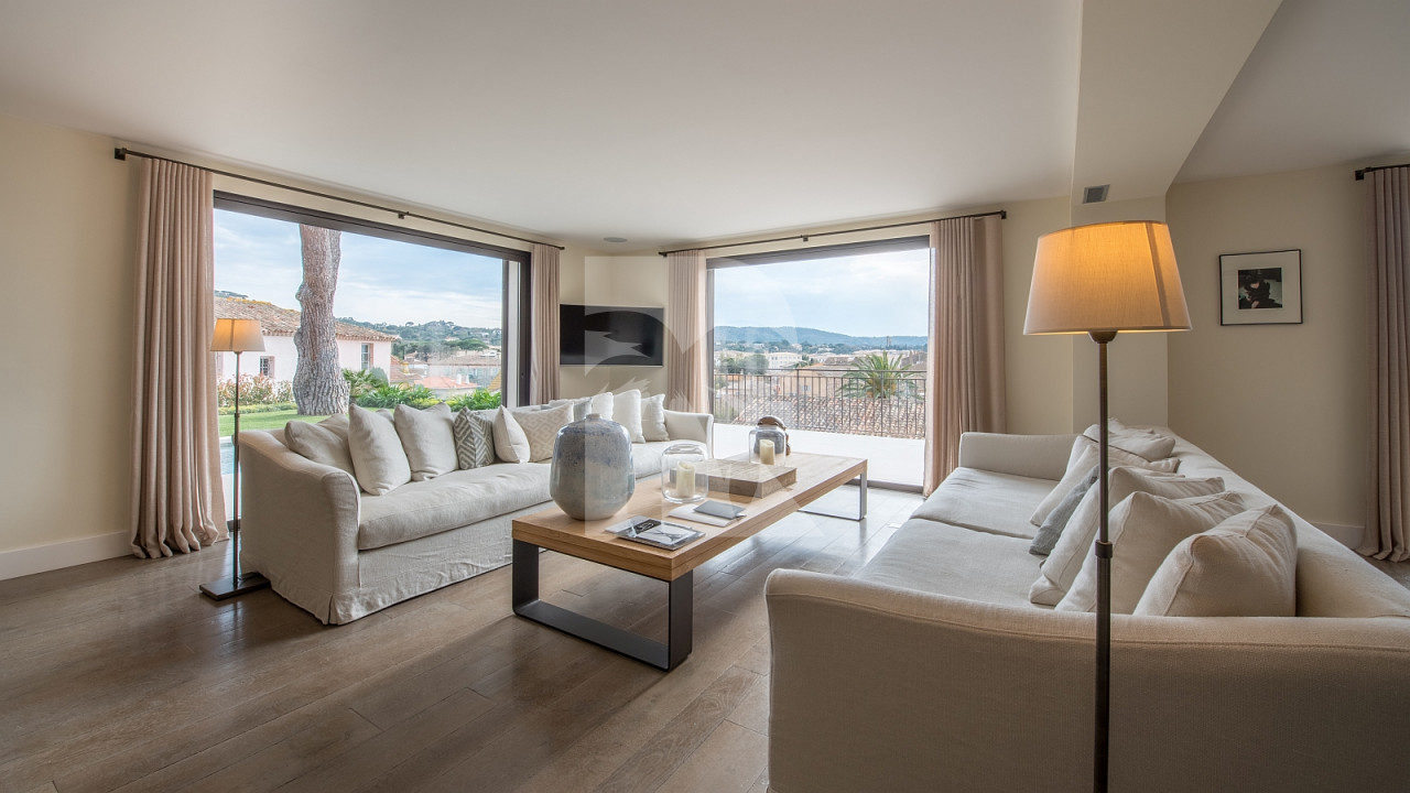 villa in St Tropez : Rent this modern town house ideally located within walking distance to the  centre of St Tropez - Photo 3