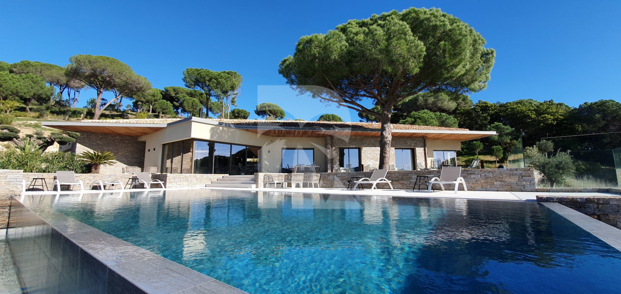 villa in St Tropez : Rent this modern villa ideally located close to Pampelonne beach - Photo 0