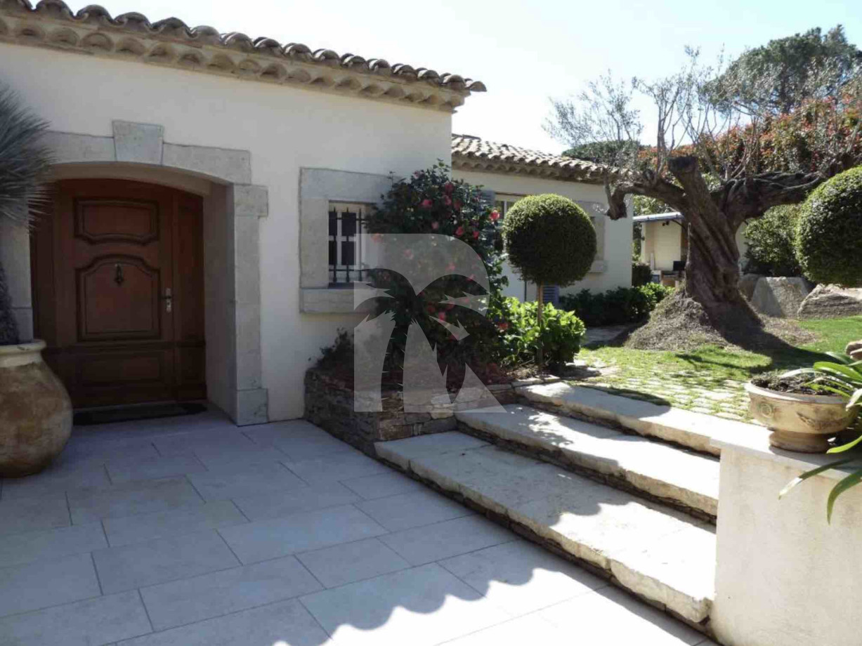 villa in St Tropez : Rent this lovely provencal property in Les Marres for 12 guests. - Photo 7