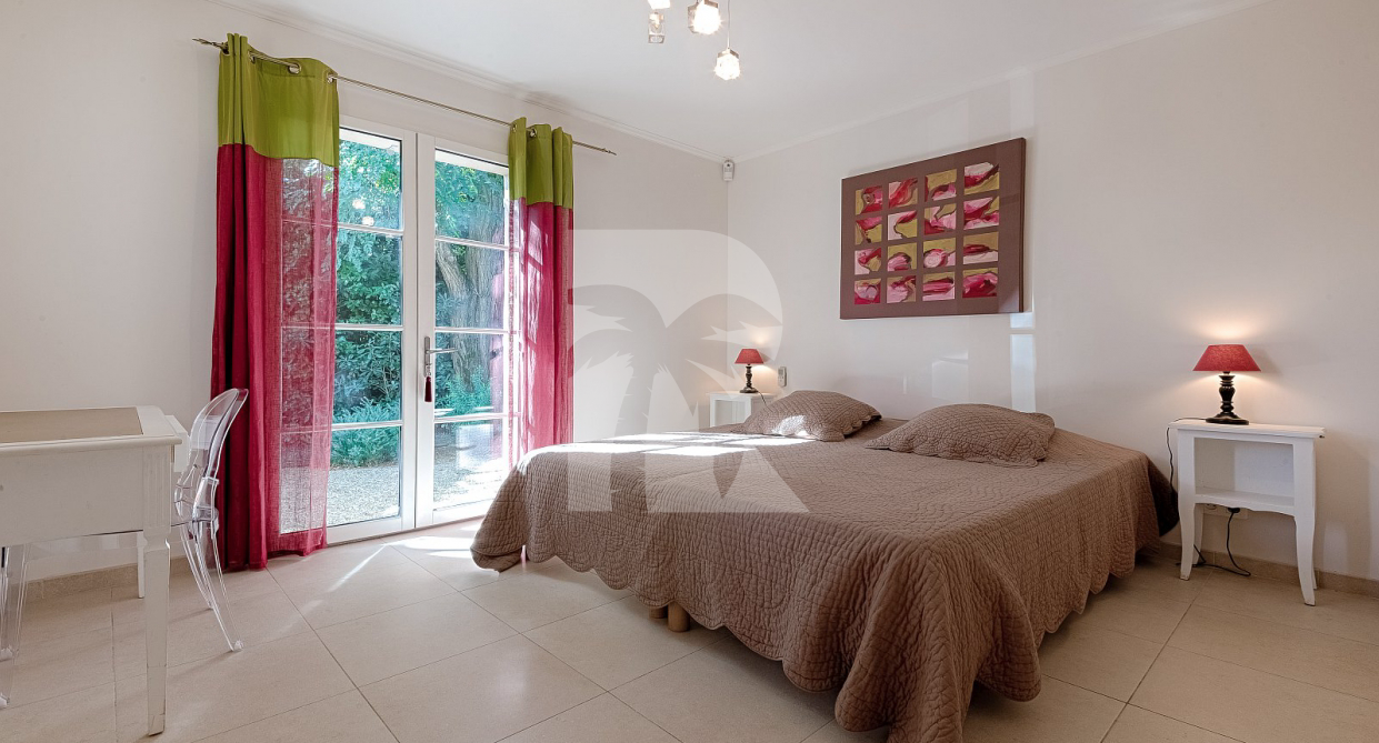 villa in St Tropez : Rent this great villa within walking distance to the village of St Tropez - Photo 9