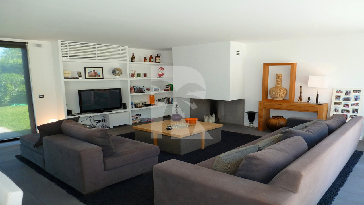 villa in Gassin : Rent this contemporary villa ideally located in St Tropez - Photo 2
