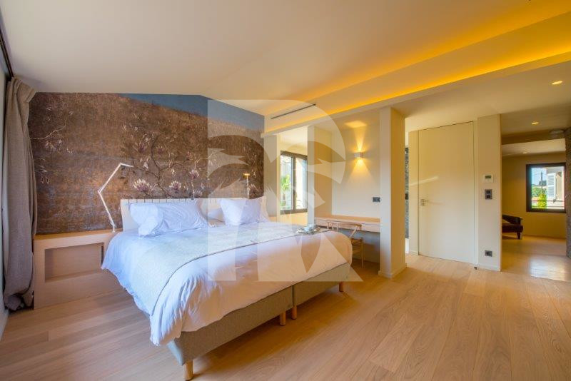 villa in St Tropez : Rent this contemporary villa close to the center with a modern decoration - Photo 11
