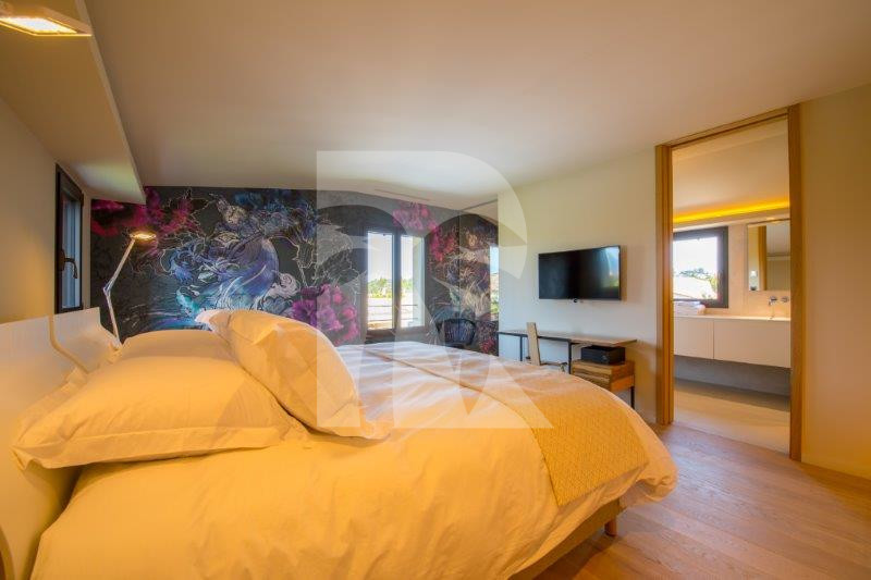 villa in St Tropez : Rent this contemporary villa close to the center with a modern decoration - Photo 9