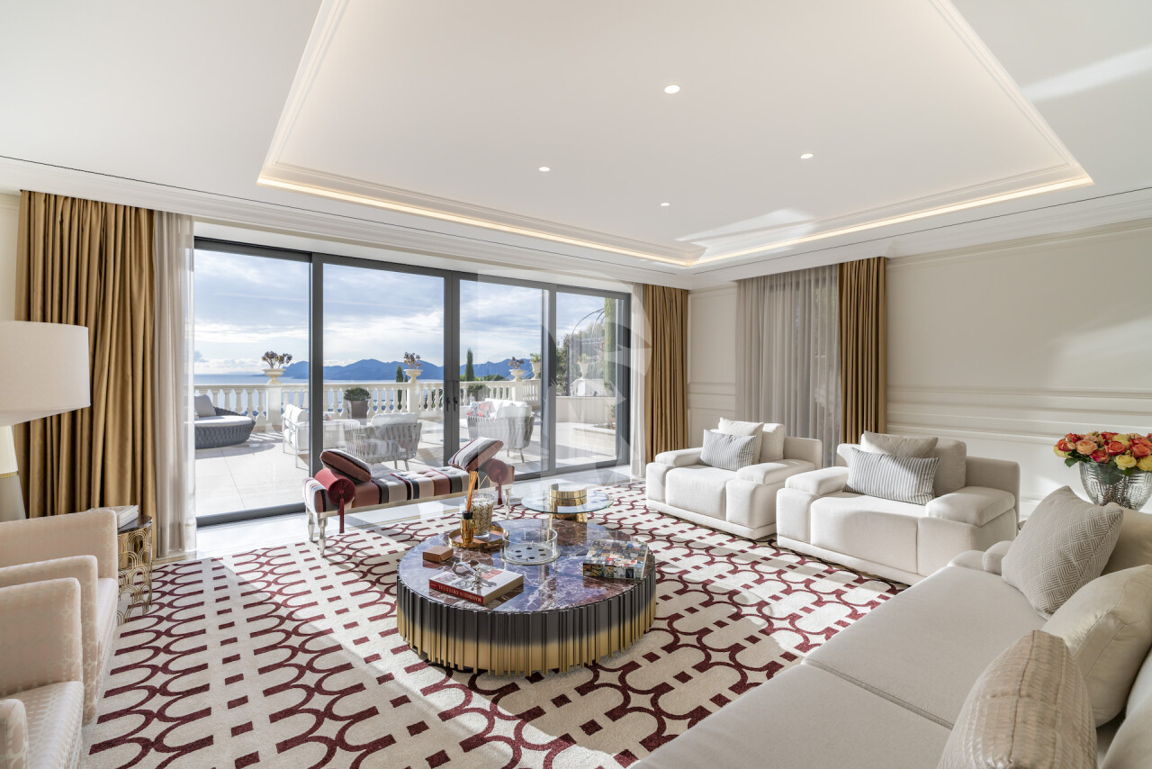villa in Cannes : Stunning 9 bedroom mansion located in the hills of Cannes with incredible sea views - Photo 6
