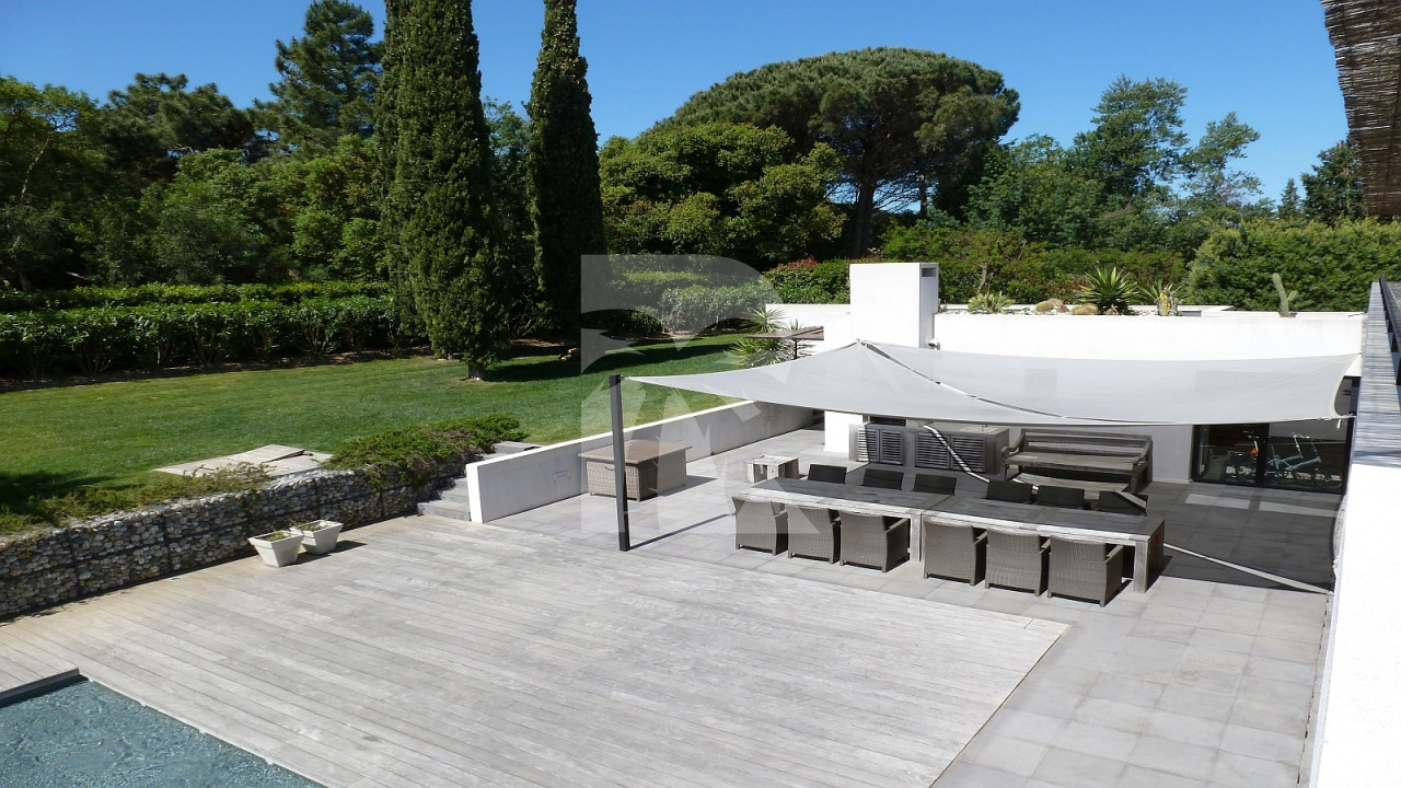 villa in Gassin : Rent this contemporary villa ideally located in St Tropez - Photo 12